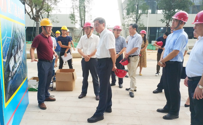0627【游艇旅游】市政協(xié)主席張健調研廈門(mén)國際游艇匯001-1_調整大小.jpg